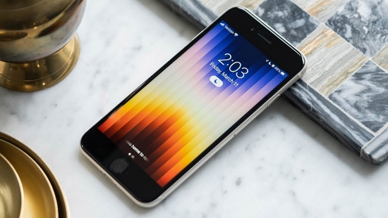 Giá iPhone SE 2022 mới nhất ngày 11/1: Siêu điện thoại giá rẻ với nút Home "thần thánh"