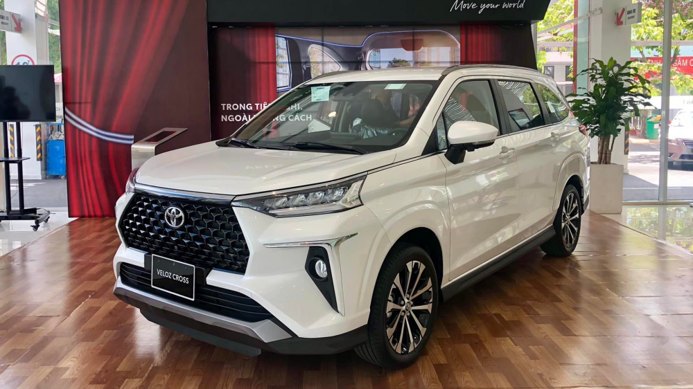 Giá xe Toyota Veloz Cross ngày 12/1: Tung ưu đãi kép, Mitsubishi Xpander phải dè chừng