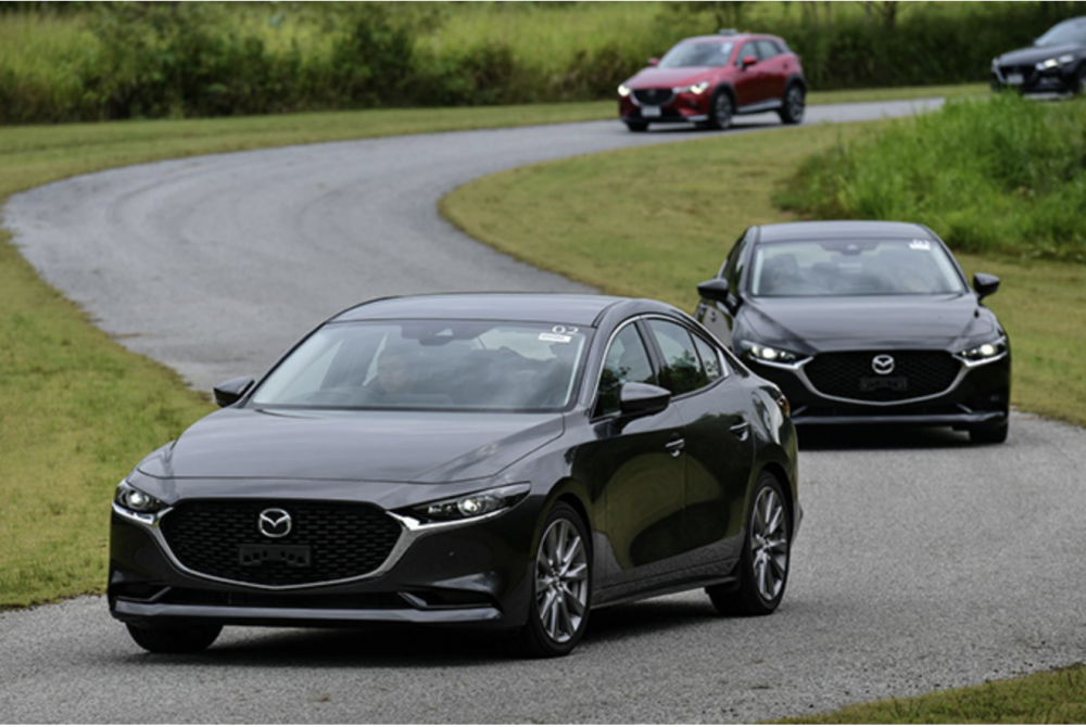 Giá xe Mazda3 mới nhất ngày 8/2: Ưu đãi khủng, KIA K3 chỉ biết "lặng thinh"