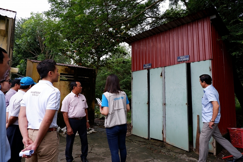 Đại diện UNICEF Việt Nam và Masterise Group trong chuyến khảo sát thực địa để gặp gỡ và tham vấn người dân và học sinh tại Sóc Trăng.