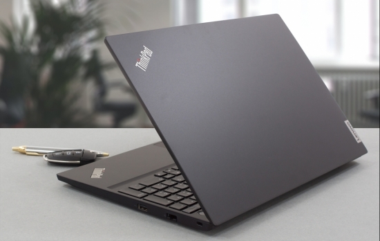 Lenovo ThinkPad E15 Gen 4: Chiếc laptop với màn hình "nét căng", giá bán "dễ thở"