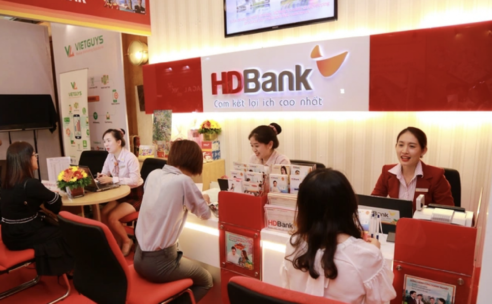 cổ phiếu HDB của HDBank tiếp tục thể hiện phong độ tích cực khi tăng phiên thứ 9 liên tiếp