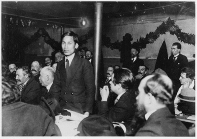 Đồng chí Nguyễn Ái Quốc phát biểu tại Đại hội Tours của Đảng Xã hội Pháp, tháng 12/1920 - Ảnh tư liệu