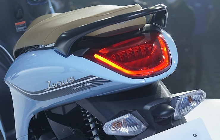 Giá xe máy Yamaha Janus 2023 mới nhất ngày 7/2: Honda Vision "đứng ngồi không yên"