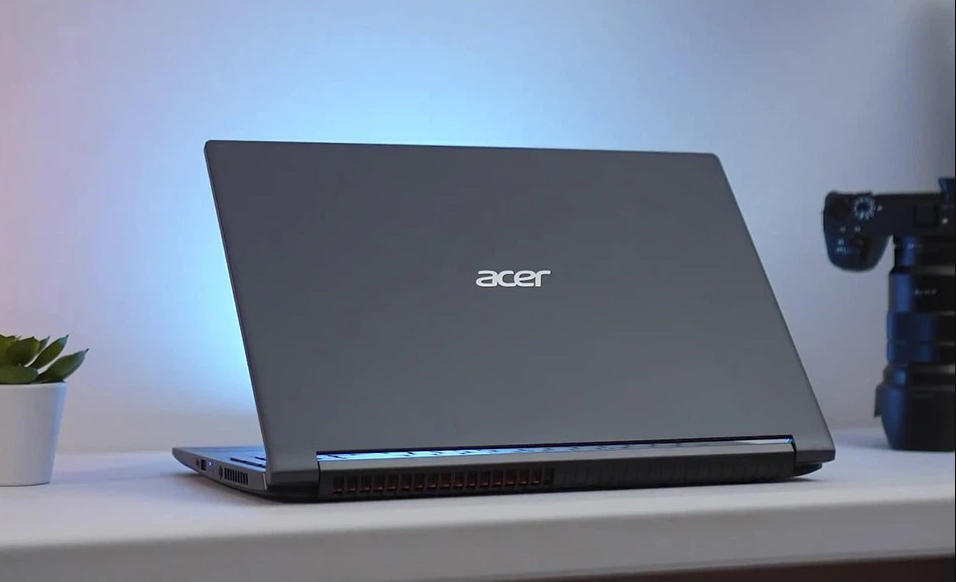 Acer Aspire 7: Laptop gaming nhưng tính di động cao, thời lượng pin dài