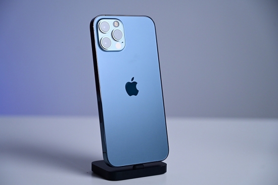 iPhone 12 Pro chính thức nhập hội "bình dân": Giá giảm quá nửa, cấu hình vẫn "sang"