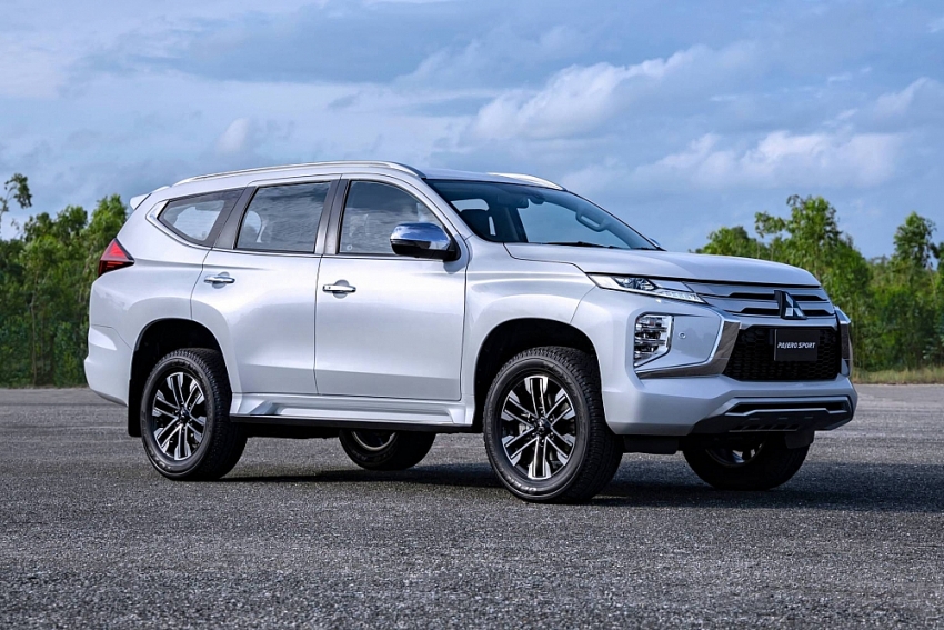 Giá xe Mitsubishi Pajero Sport ngày 21/2: Ưu đãi 50% lệ phí trước bạ