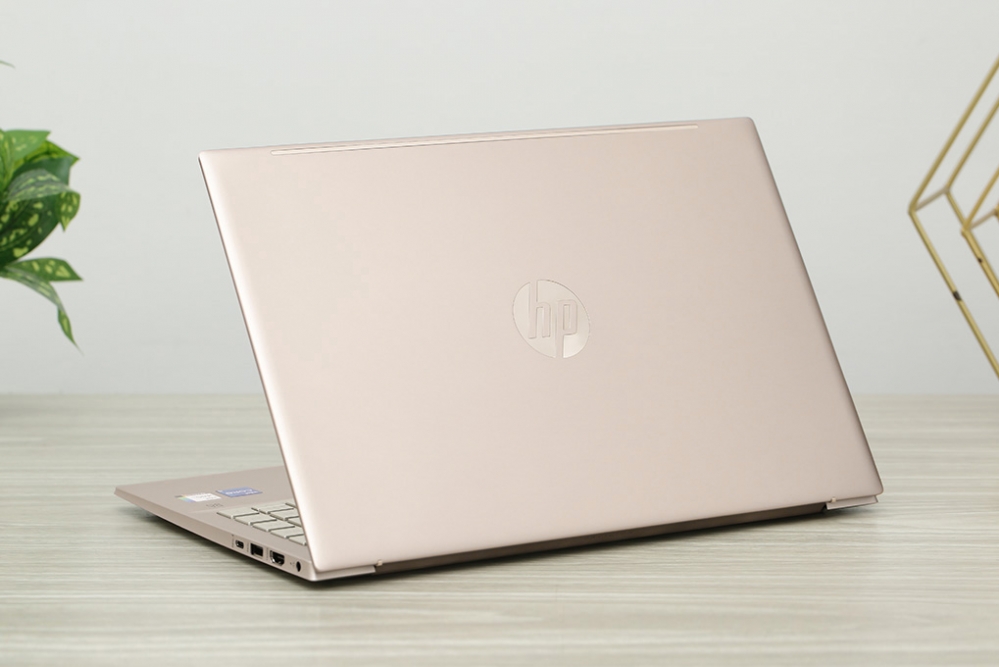 HP Pavilion 14: Laptop văn phòng tầm trung có hiệu năng mạnh mẽ, viên pin khủng