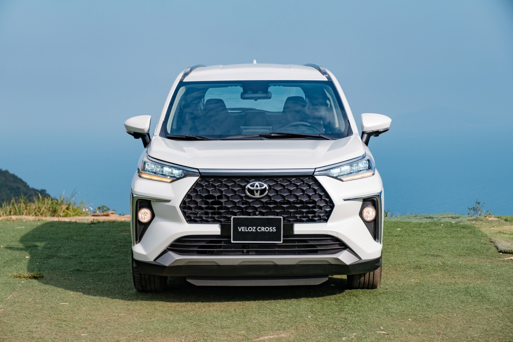 Giá ô tô Toyota Veloz Cross mới nhất ngày 25/2: Xe gia đình giá mềm, ngập tràn công nghệ