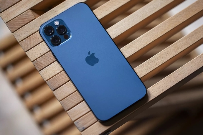 Giá iPhone 12 Pro “rơi mạnh” cuối tháng 2: Vẫn là “siêu phẩm” cao cấp hàng đầu