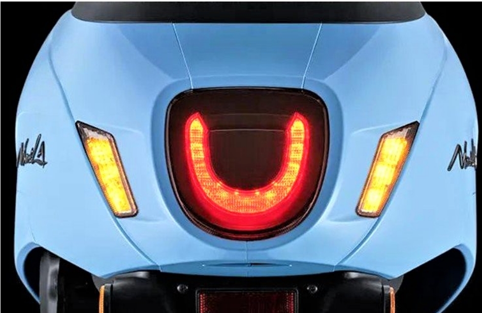 Chiếc xe máy khiến Honda Vision "nể phục" với giá cực mềm: Trang bị "ngập" công nghệ