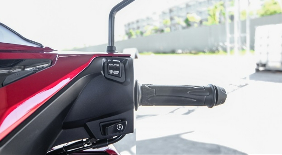 "Tậu" xe máy Honda Air Blade với giá chỉ 20 triệu: Rẻ chưa từng có, khó cho Vision!