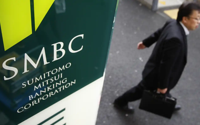 Đầu năm 2021, thông qua SMBC Consumer Finance, Sumitomo Mitsui đã chi 1,37 tỷ USD mua 49% vốn của FE Credit - công ty con của VPBank.
