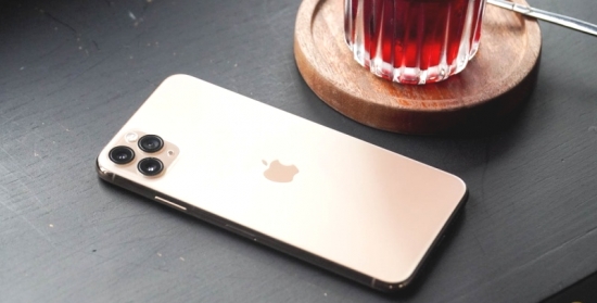 Giá iPhone 11 Pro mới nhất giữa tháng 3: "Phá giá" chưa từng có, "khó" cho Samsung