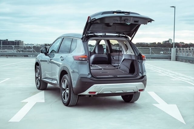 Giá xe Nissan X-Trail mới nhất tháng 3/2023: Chiếc SUV bền bỉ, thực dụng, giá "hạt tiêu"