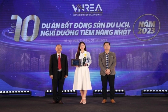 Văn Phú - Invest giành cú đúp giải thưởng tại Lễ Vinh danh thương hiệu BĐS dẫn đầu năm 2022-2023