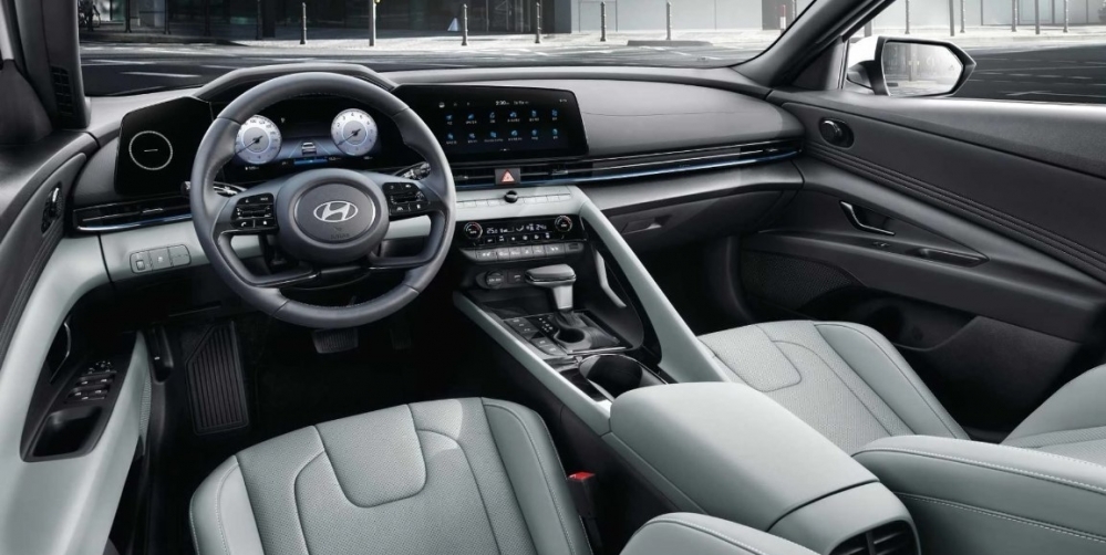 Ra mắt Hyundai Elantra 2024, vẻ đẹp "ngất ngây": Giá bán khiến KIA K3 "khóc thét"
