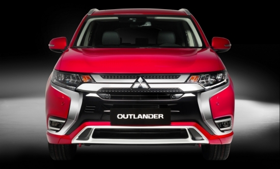 Giá xe Mitsubishi Outlander ngày 22/3: Ưu đãi phí trước bạ, khuyến mãi thêm tới 70 triệu