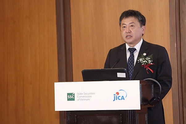Ông Akira Shimizu - Trưởng đại diện, Văn phòng JICA Việt Nam phát biểu tại buổi lễ