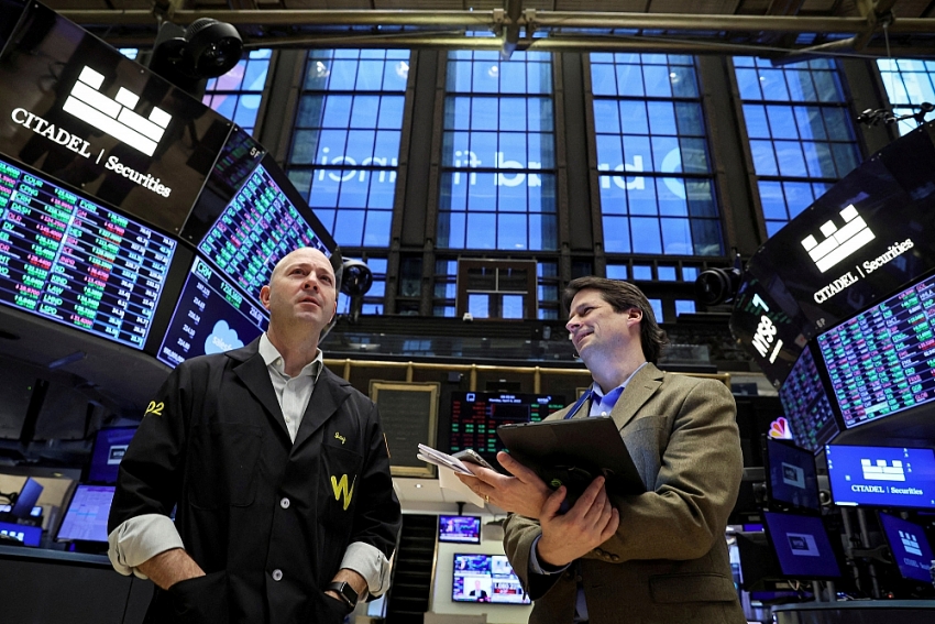 Chứng khoán Mỹ đóng cửa trong sắc xanh, cổ phiếu ngân hàng dẫn đầu đà tăng