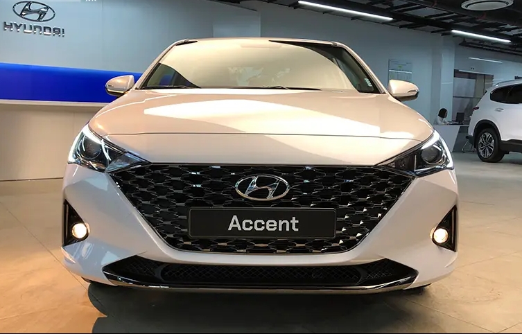 Giá xe Hyundai Accent mới nhất tháng 4: Giá quá rẻ, “đe nẹt” Honda City