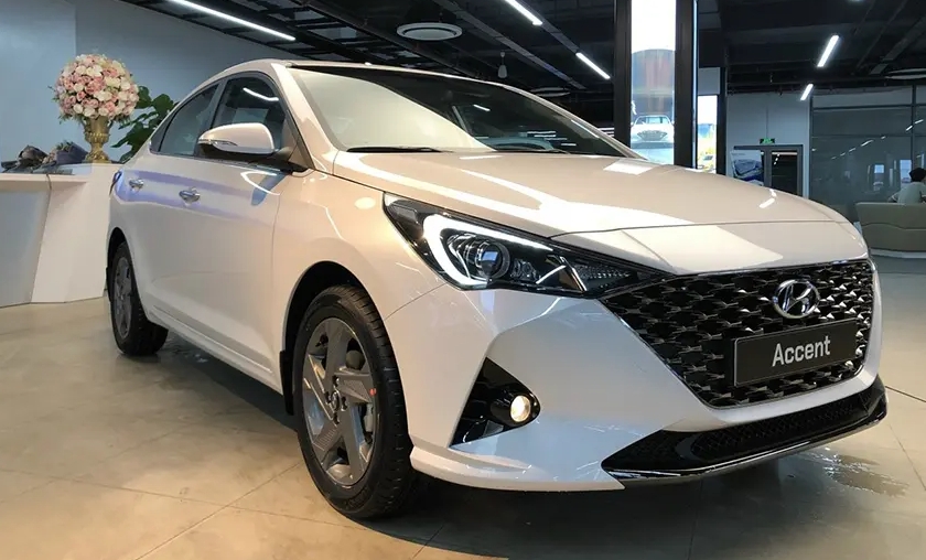Giá xe Hyundai Accent mới nhất ngày 6/4: Tung combo khuyến mại,  Mazda2 "hít khói"