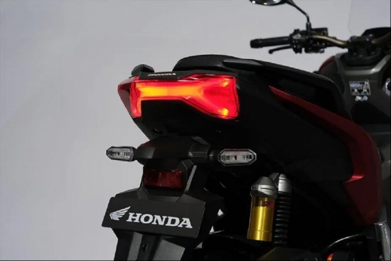 Ra mắt mẫu xe máy với diện mạo khiến Honda SH "thổn thức": Giá chỉ 55 triệu!