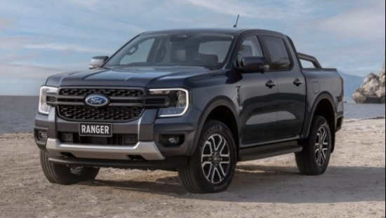 Giá xe Ford Ranger mới nhất tháng 4: Lợi thế về giá, vững vàng ngôi “Vua bán tải”