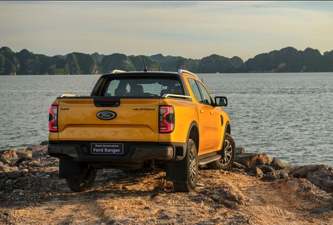Ford Ranger 2023: Nâng cấp thêm giá vẫn vậy, trụ vững vị trí "Ông vua bán tải"