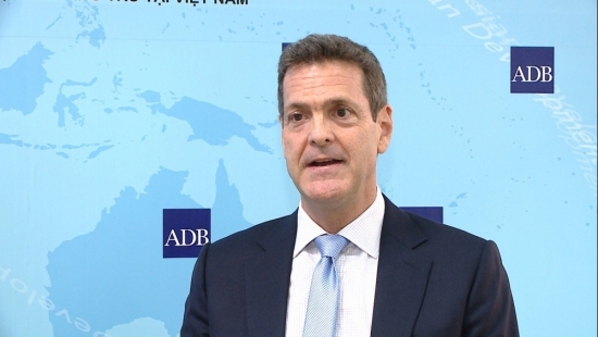 Giám đốc ADB: Việt Nam là điểm đến hấp dẫn với nhà đầu tư ngoại
