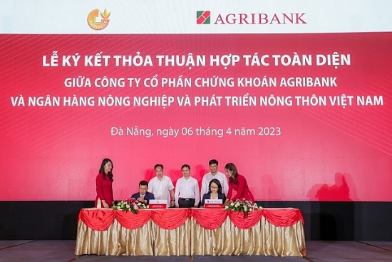 Agriseco Research ký kết thỏa thuận hợp tác toàn diện với Ngân hàng Agribank