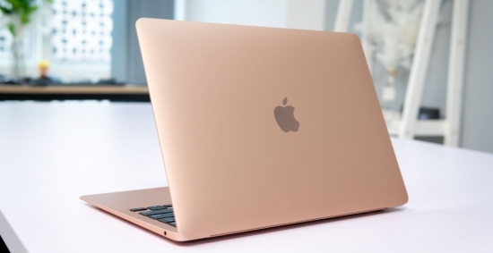 Đây là chiếc MacBook rẻ mà xịn nhất hiện nay: Thiết kế sang trọng, cấu hình mạnh mẽ