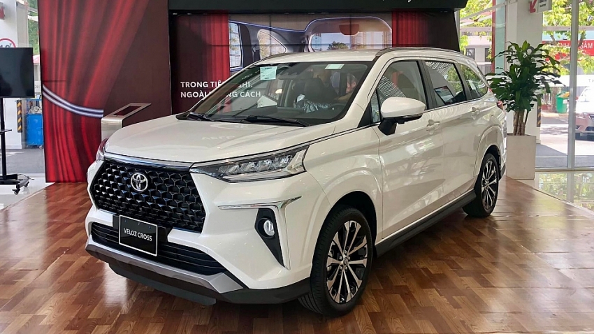 Giá xe Toyota Veloz Cross cuối tháng 4/2023: Nhiều gói ưu đãi hấp dẫn, quyết đua doanh số với Mitsubishi Xpander