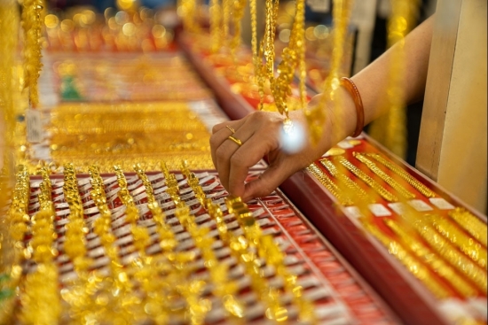 Giá vàng hôm nay 28/4/2023: Quay đầu giảm, nhà đầu tư "ôm" vàng miếng SJC lỗ nặng