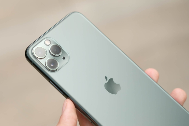 Giá iPhone 11 Pro rẻ "ngỡ ngàng" đầu tháng 5/2023: Cấu hình "xịn mê ly", thiết kế "ưng hết ý"