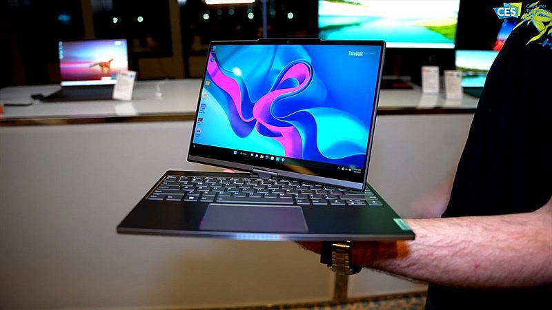 Mẫu Lenovo ThinkBook Plus Twist cũng được chú ý với thiết kế xoay 360 độ. Nguồn: Andrew Marc David.