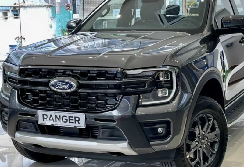 Giá xe Ford Ranger 2023 mới nhất tháng 5: Hào quang còn đó, loạt đối thủ “lo sốt vó”
