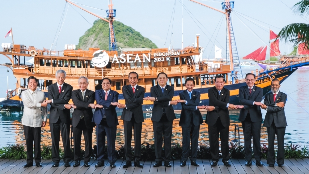 Hội nghị Cấp cao ASEAN 42 - Hướng đến “Một ASEAN tầm vóc: Tâm điểm của tăng trưởng”