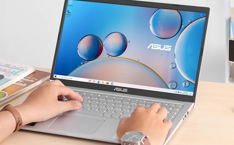 Chiếc laptop với thiết kế tinh tế, sang trọng nhưng giá chưa tới 10 triệu đồng