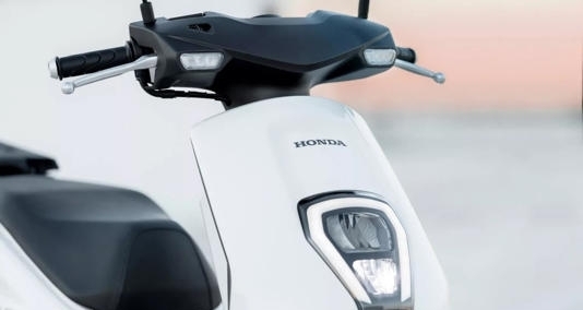 Honda ra mắt mẫu xe máy điện với diện mạo cực chất, đẹp mê ly khiến mọi đối thủ "lo sợ"