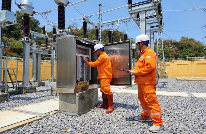 EVN xin giãn nợ tiền mua than để duy trì sản xuất điện.