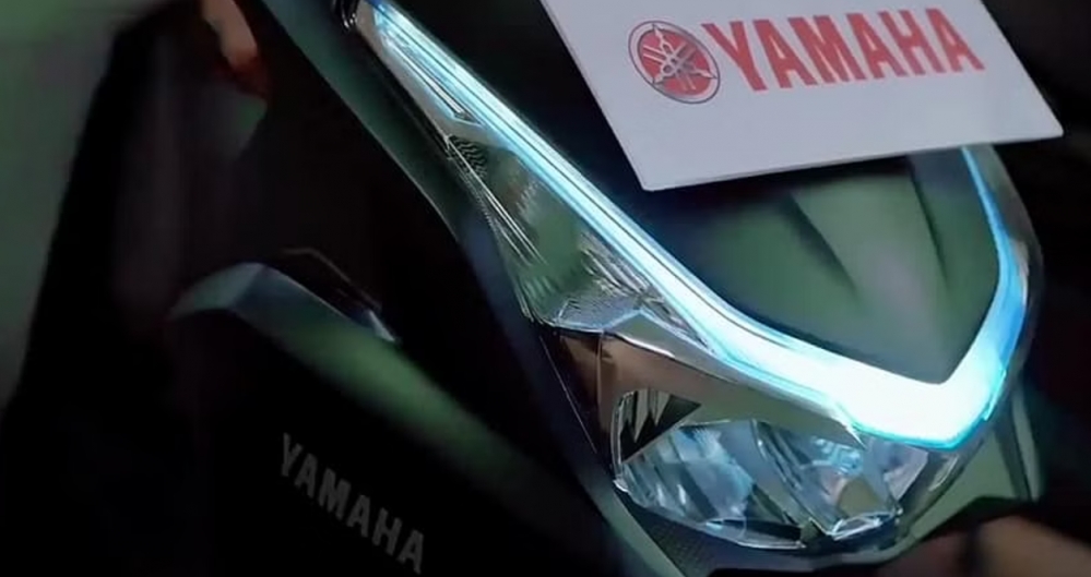 Mẫu xe máy làm "lu mờ" Honda Air Blade về diện mạo: Giá bán khiến Vision "e dè"