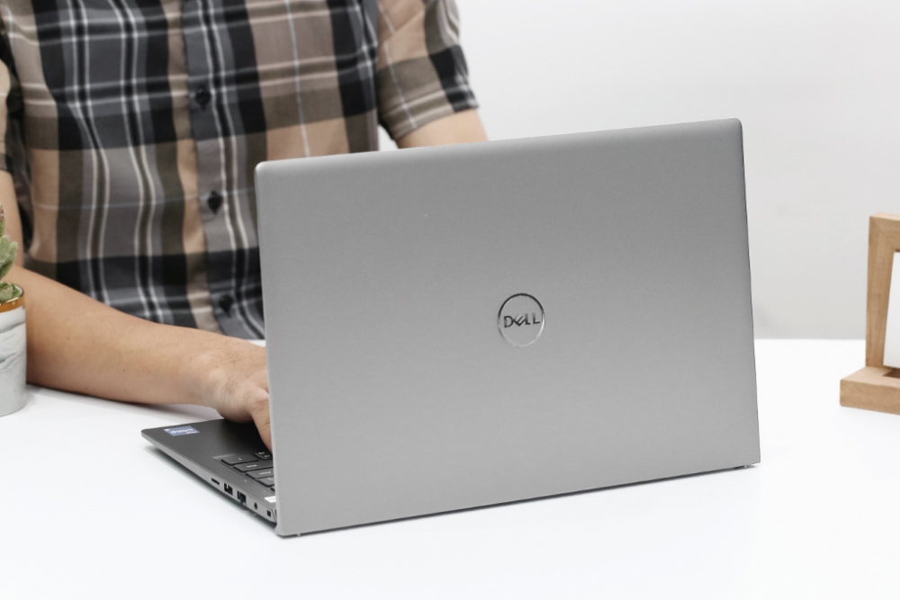 Chiếc Laptop Dell được người dùng "khen hết lời": Hiệu năng cực khủng, giá thành bình dân