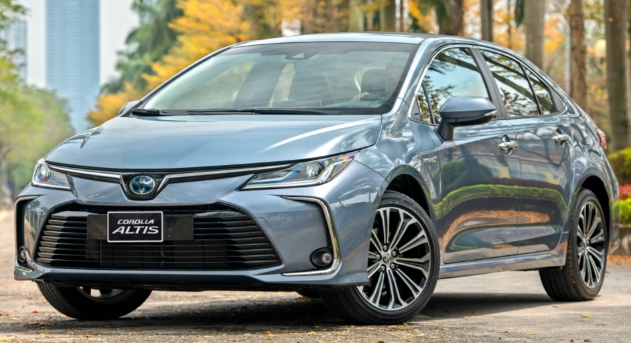 Toyota Corolla Altis bất ngờ giảm “tuột đáy” cuối tháng 5, khách Việt vội xuống tiền tậu xe