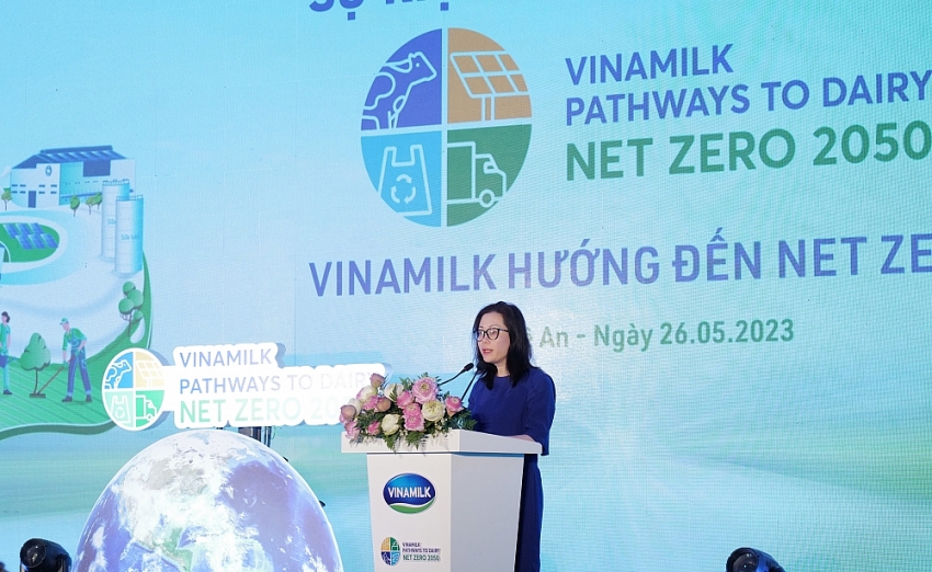 Bà Trần Thị Lan Anh – Tổng Thư ký VCCI, đại diện Hội đồng doanh nghiệp vì sự phát triển bền vững chia sẻ về  những mục tiêu cụ thể của cam kết Net Zero 2050 của chính phủ