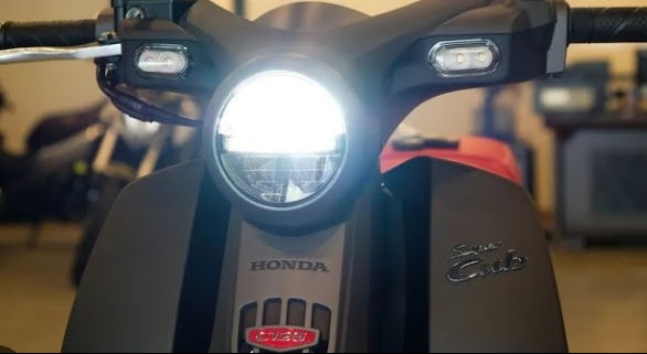 Honda Super Cub 2023 phiên bản châu Âu cập bến thị trường Việt: Giá bán "ăn đứt" SH nội