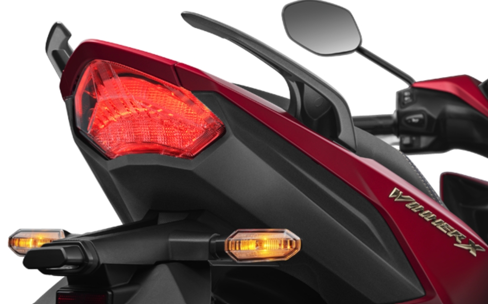 Giá xe máy Honda Winner X mới nhất tháng 6/2023: "Kèo thơm" cho dân phượt!