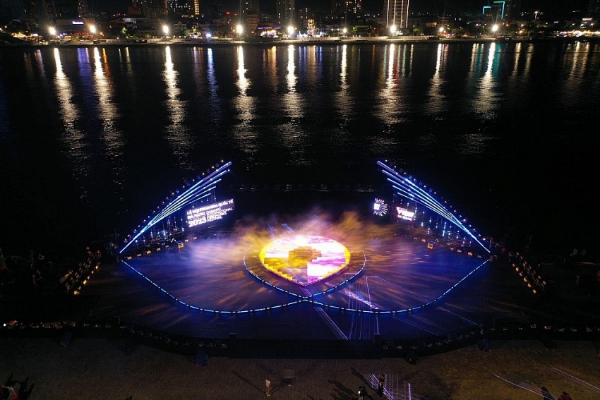 Sân khấu DIFF 2023 bên bờ sông Hàn