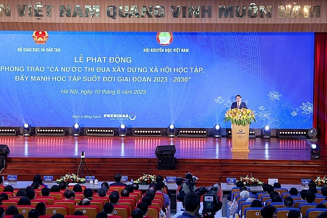 Thủ tướng Phạm Minh Chính nêu rõ, dân tộc Việt Nam ta là một dân tộc cần cù, hiếu học và luôn có nghị lực vươn lên trong cuộc sống - Ảnh VGP/Nhật Bắc