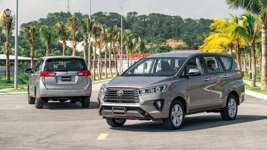 Giá xe Toyota Innova "trượt về đáy" chỉ gần 600 triệu: Món hời cho khách Việt